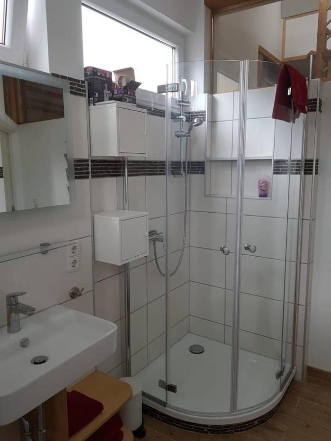 Rheingau - Schoene Moeblierte Ferienwohnung エルトフィレ エクステリア 写真